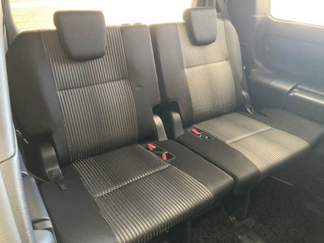 トヨタ ヴォクシーの画像13