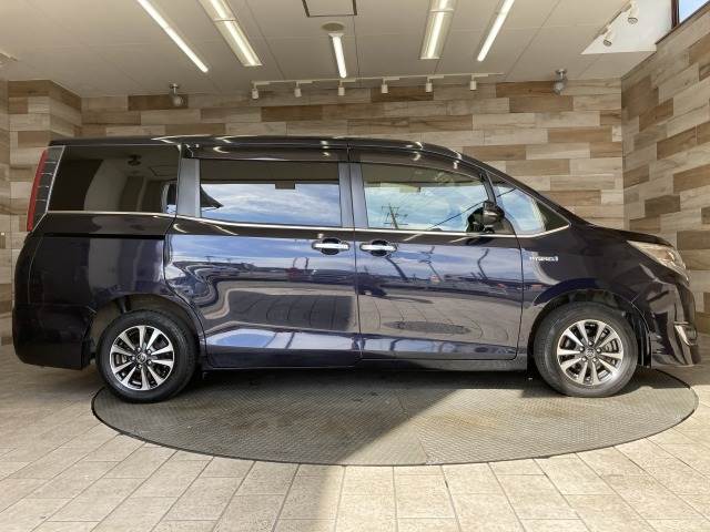 トヨタ エスクァイアハイブリッドの画像17