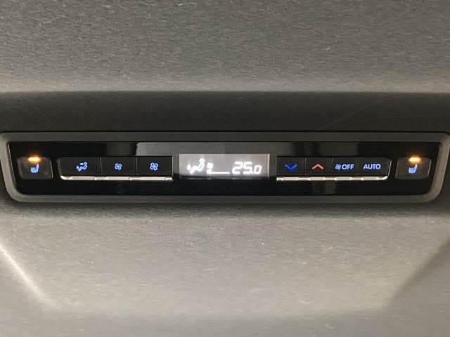 トヨタ ヴォクシーの画像7