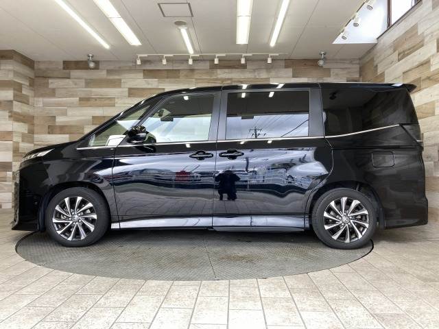 トヨタ ヴォクシーの画像16