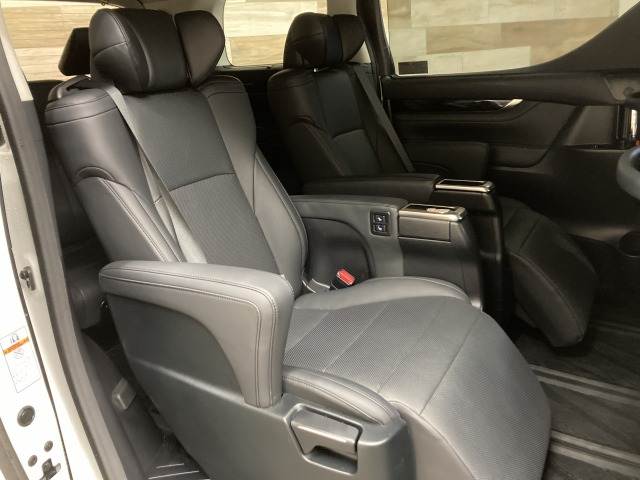 トヨタ&nbsp;アルファードの画像12