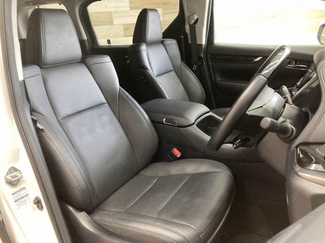 トヨタ アルファードの画像11