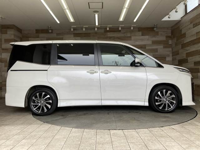 トヨタ&nbsp;ヴォクシーの画像17