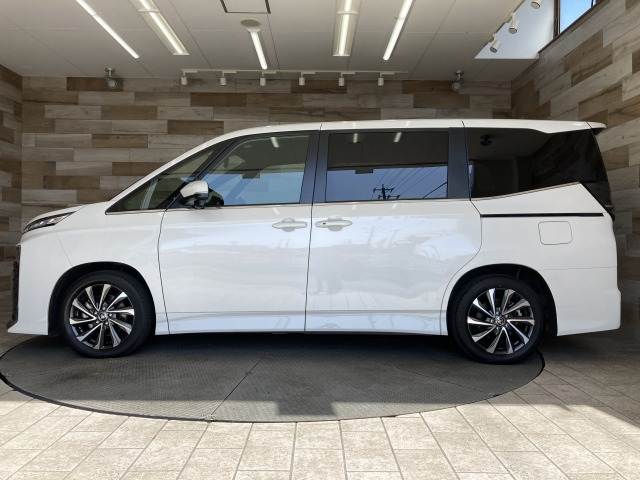 トヨタ&nbsp;ヴォクシーの画像16