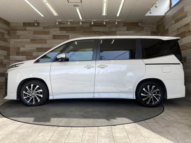 トヨタ&nbsp;ヴォクシーの画像16