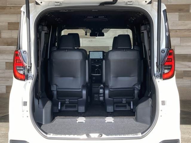 トヨタ ノアハイブリッドの画像14