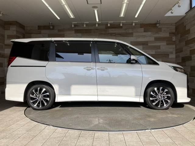 トヨタ ノアハイブリッドの画像17