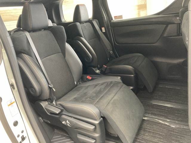 トヨタ ヴェルファイアの画像12