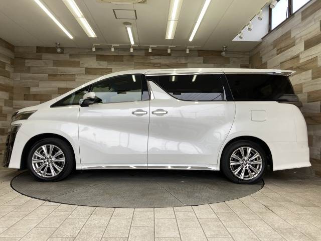 トヨタ ヴェルファイアの画像16