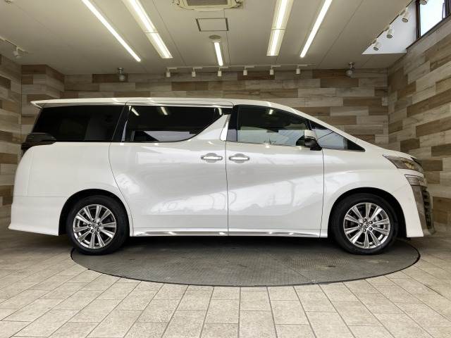 トヨタ ヴェルファイアの画像17