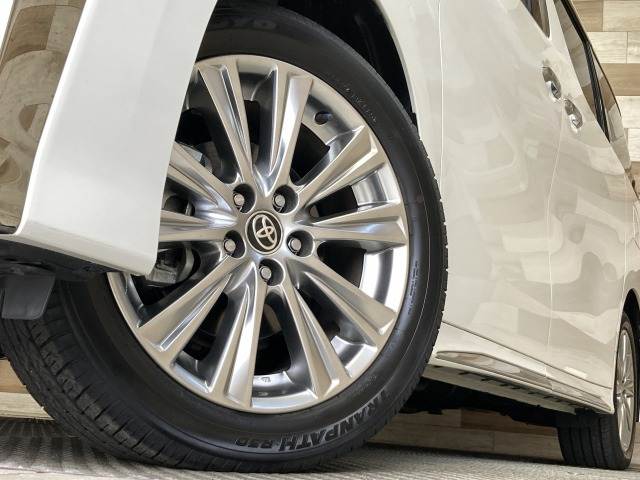 トヨタ ヴェルファイアの画像19