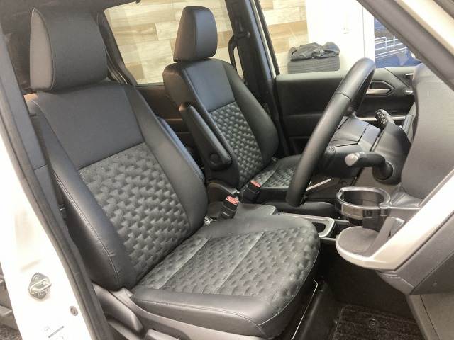 トヨタ&nbsp;ヴォクシーハイブリッドの画像11