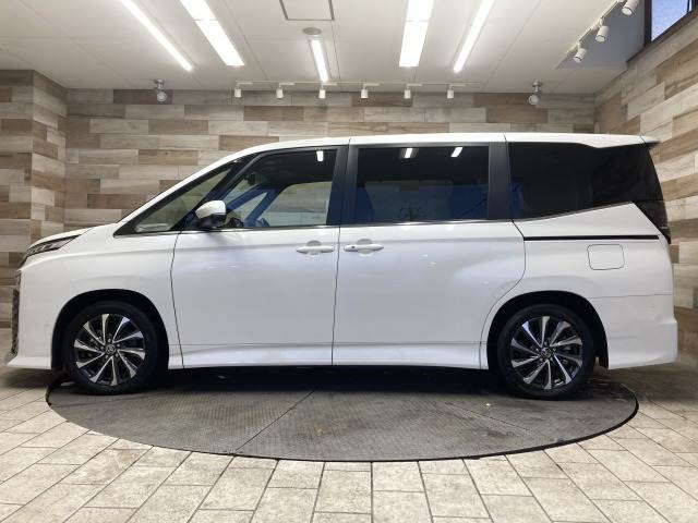 トヨタ&nbsp;ヴォクシーハイブリッドの画像16