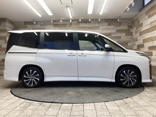 トヨタ&nbsp;ヴォクシーハイブリッドの画像17