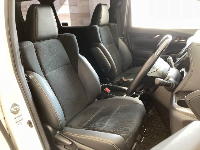 トヨタ アルファードの画像11