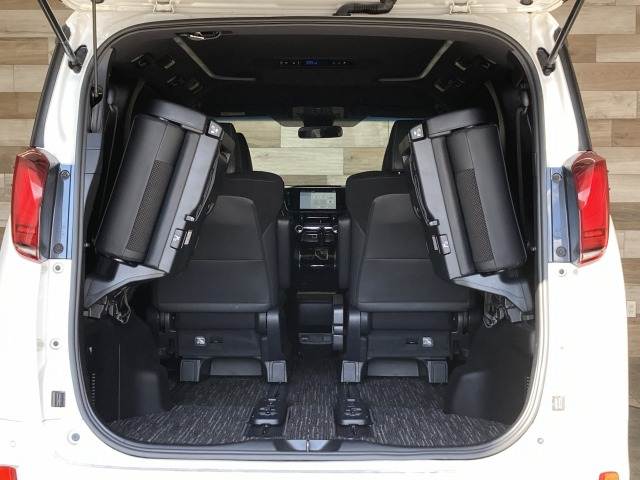 トヨタ アルファードの画像14