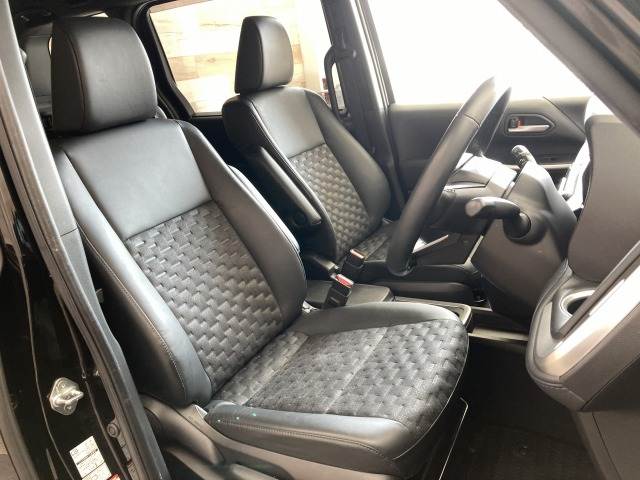 トヨタ&nbsp;ヴォクシーハイブリッドの画像11