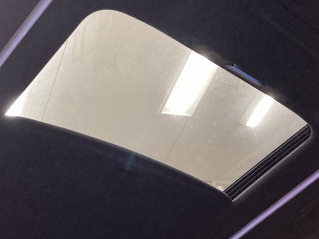 ヴェルファイアZ“GOLDEN EYES” 内装他