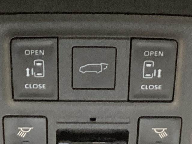 トヨタ&nbsp;ヴォクシーハイブリッドの画像9