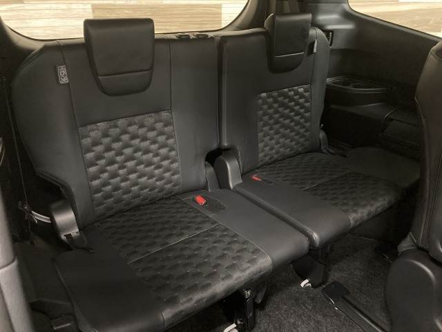 トヨタ&nbsp;ヴォクシーハイブリッドの画像13