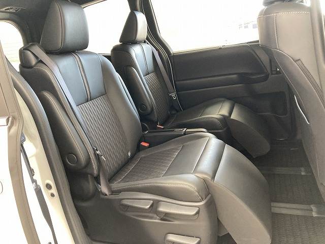 トヨタ&nbsp;ノアハイブリッドの画像12