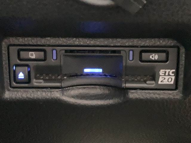 トヨタ&nbsp;ヴォクシーハイブリッドの画像9