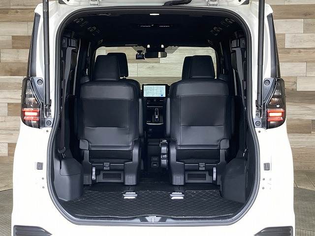 トヨタ&nbsp;ヴォクシーハイブリッドの画像14