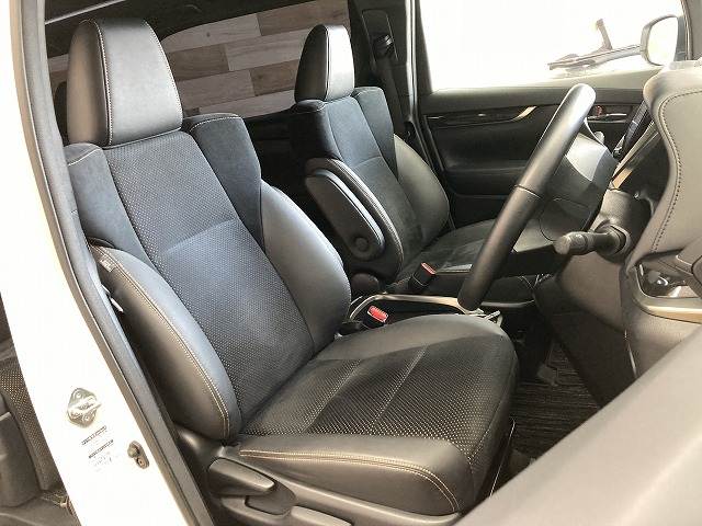 トヨタ&nbsp;アルファードの画像11