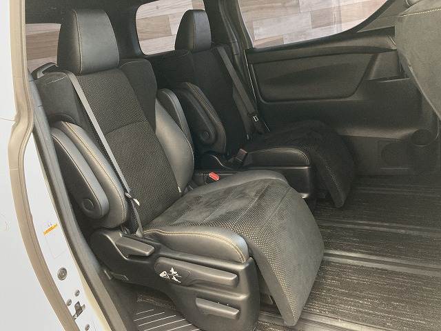 トヨタ&nbsp;アルファードの画像12