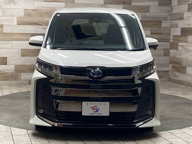 トヨタ ノアハイブリッドの画像3