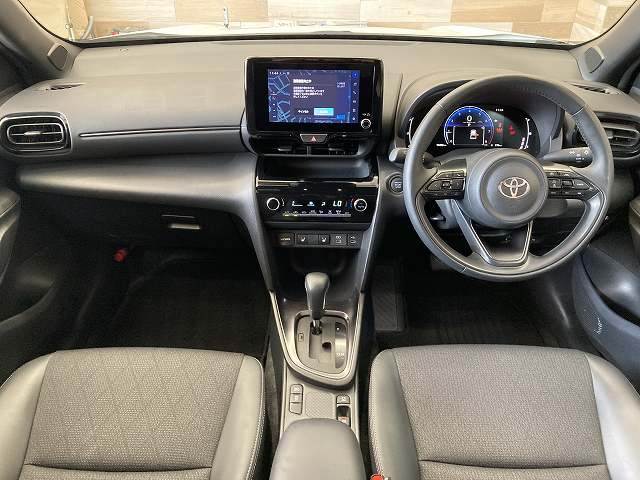 トヨタヤリスクロスZ 純正ナビ/全周囲モニター/AppleCarPlay/パワーシート/シートヒーター/ビルトインETC/ブラインドスポットモニター/レーダークルーズコントロール/ステアリングヒーター/クリアランスソナー 内装他