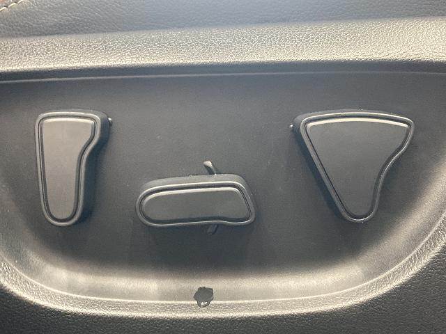 ヤリスクロスZ アドベンチャー 純正ナビ/パノラミックビューモニター/AppleCarPlay/ルーフレール/ブラウンレザー/ブラインドスポットモニター/シートヒーター/ステアリングヒーター/レーダークルーズコントロール/ETC 内装他
