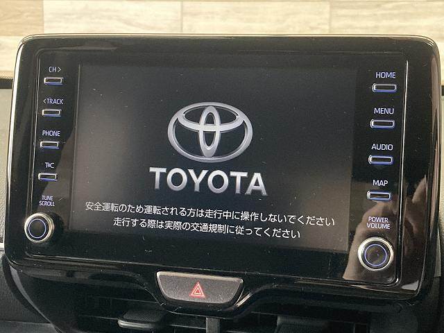 ヤリスクロスハイブリッドＧ　純正８インチディスプレイオーディオ／バックカメラ／ＡｐｐｌｅＣａｒＰｌａｙ／電動リアゲート／ブラインドスポットモニター／レーダークルーズコントロール／クリアランスソナー／衝突軽減ブレーキ／ＥＴＣ 内装他