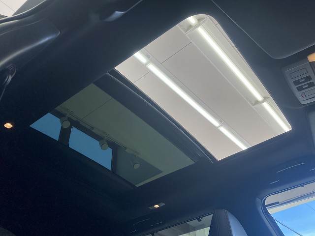 アウトランダーPHEVP パノラマルーフ/BOSEサウンド/全周囲カメラ/AppleCarPlay/電動リアゲート/前後席シートヒーター/ステアリングヒーター/シートメモリ/ブラインドスポットモニター/リフレッシュ機能 内装他