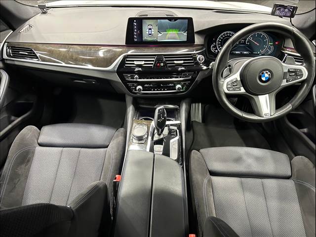 BMW 5Series Sedanの画像2