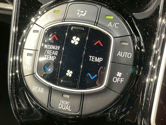 トヨタ ノアの画像12