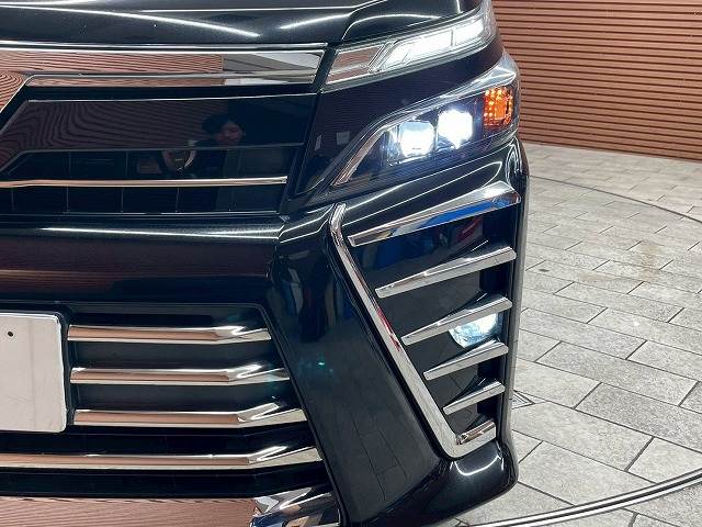 トヨタ ヴォクシーの画像10