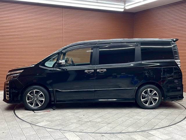 トヨタ ヴォクシーの画像18