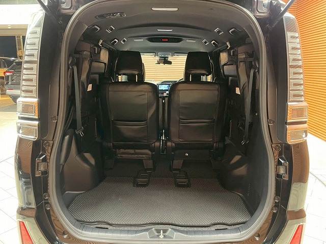 トヨタ ヴォクシーの画像20