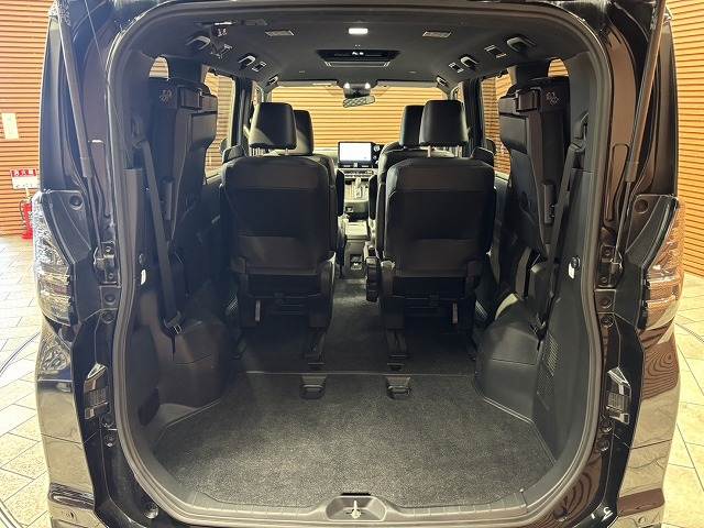 トヨタ ヴォクシーハイブリッドの画像20