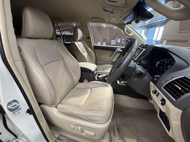 トヨタ ランドクルーザープラドの画像8