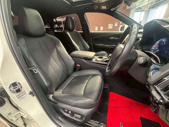 トヨタ クラウンハイブリッドの画像8