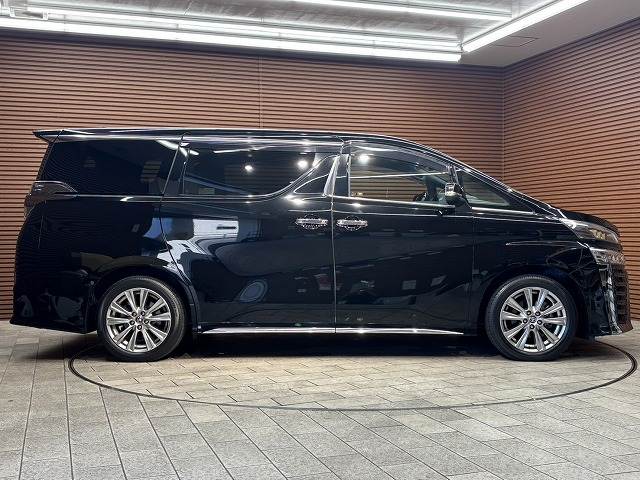 トヨタ ヴェルファイアの画像18