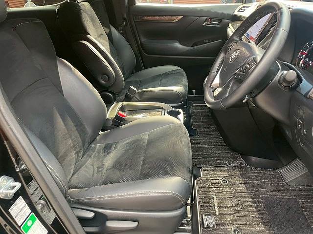 トヨタ アルファードの画像7