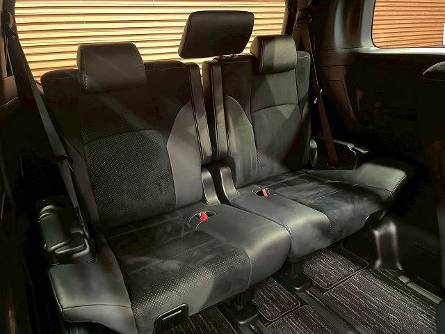 トヨタ アルファードの画像9