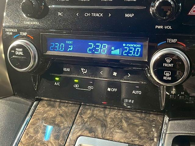 トヨタ アルファードの画像12