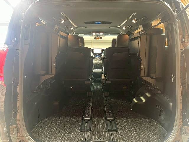 トヨタ アルファードの画像20