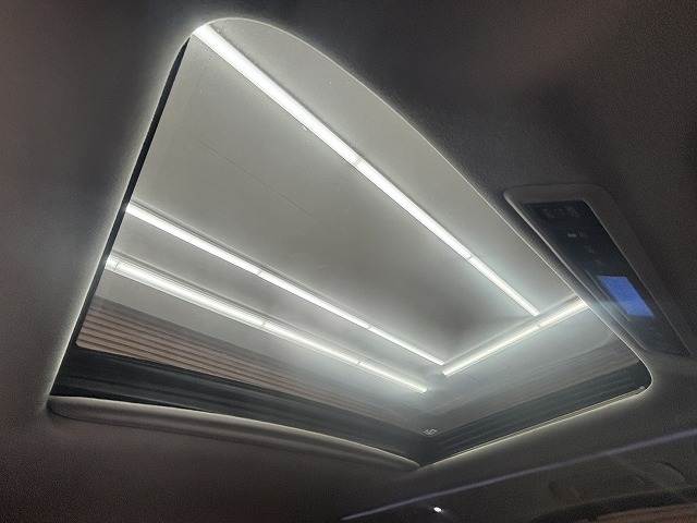 トヨタ ヴェルファイアの画像5