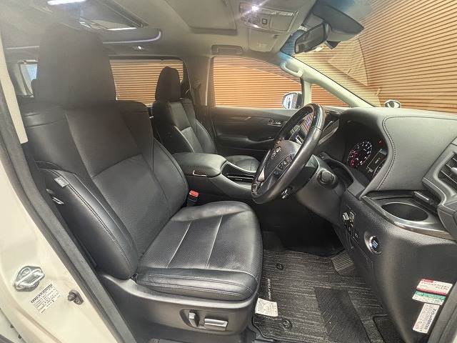 トヨタ ヴェルファイアの画像8