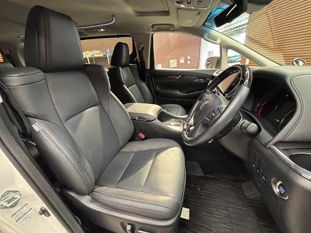 トヨタ アルファードの画像7